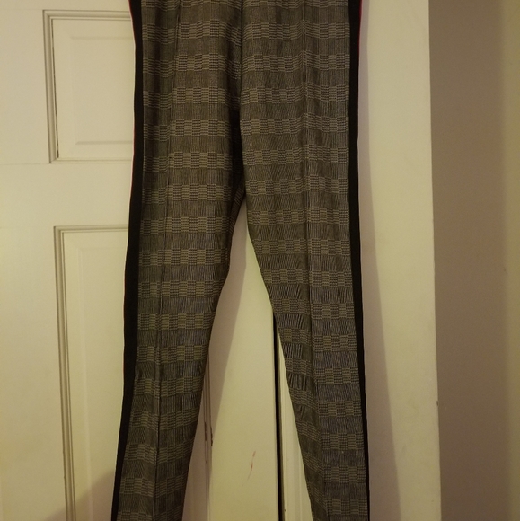 Plaid Leggings - Picture 2 of 4